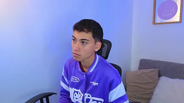 Snapshot of yulian_vasquez chatting on September 26, 2025, 12:23 pm yulian vasquez online show from September 26, 2025, 12:23 pm