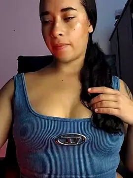 Valenn fernandez online show from April 6, 2026, 4:52 pm