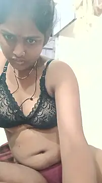 Guriya0076 online show from April 29, 2026, 10:49 pm