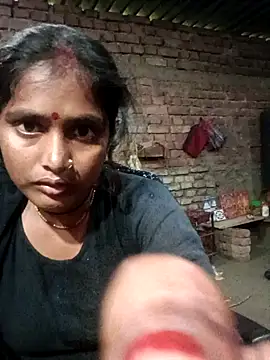 Snapshot of Guriya0076 chatting on February 18, 2026, 8:33 am Guriya0076 online show from February 18, 2026, 8:33 am