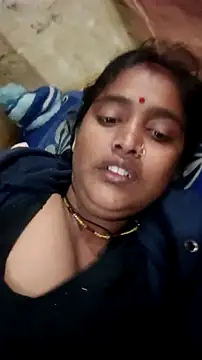 Snapshot of Guriya0076 chatting on February 3, 2026, 10:15 pm Guriya0076 online show from February 3, 2026, 10:15 pm