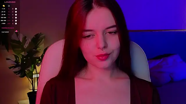 BellaDevile  online show from October 3, 2025, 7:43 am