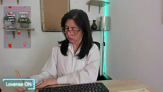 Snapshot of SabinaDeluxe_cg chatting on October 11, 2025, 1:23 pm SabinaDeluxe cg online show from October 11, 2025, 1:23 pm