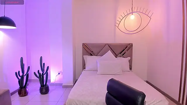 AmbarJames  online show from January 7, 2026, 12:21 pm