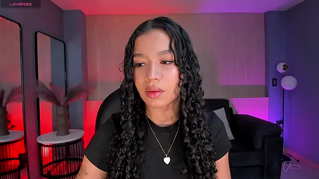 Snapshot of SophieHouston_ chatting on September 21, 2025, 11:10 pm SophieHouston  online show from September 21, 2025, 11:10 pm