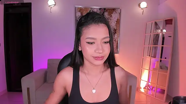 SophieHouston  online show from January 8, 2026, 4:07 am