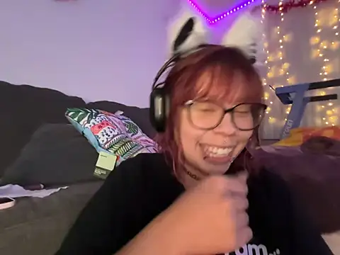 moan4mona online show from February 20, 2026, 6:19 am