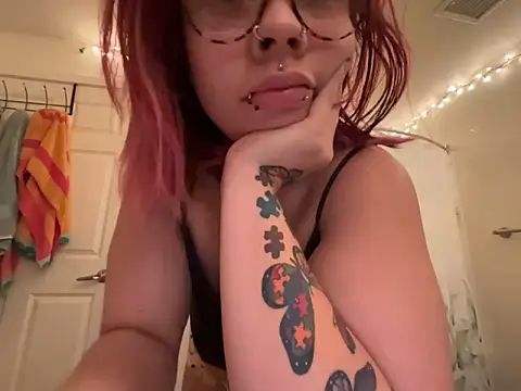 moan4mona online show from March 11, 2026, 2:44 pm