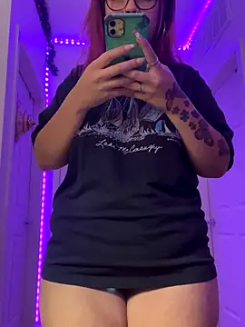 Snapshot of moan4mona chatting on September 25, 2025, 5:02 am moan4mona online show from September 25, 2025, 5:02 am