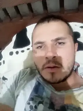 santiii   12 online show from December 16, 2025, 5:11 am