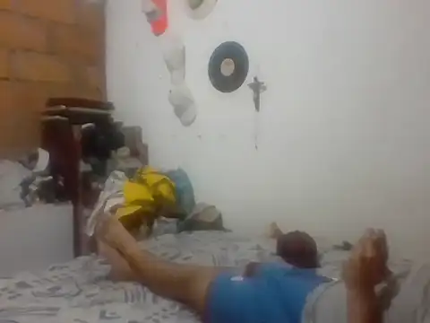 santiii   12 online show from December 19, 2025, 5:10 am