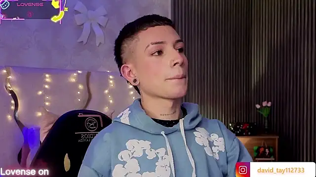 boyfox tay online show from February 24, 2026, 7:04 pm