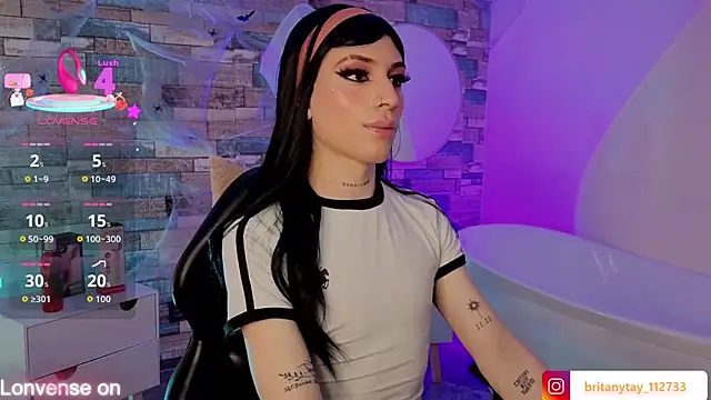 boyfox tay online show from November 27, 2025, 3:40 am