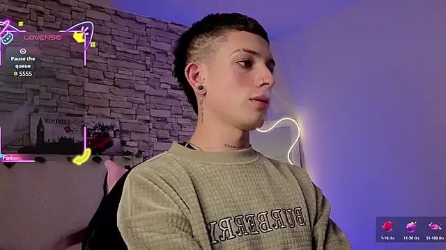 boyfox tay online show from February 20, 2026, 7:27 pm