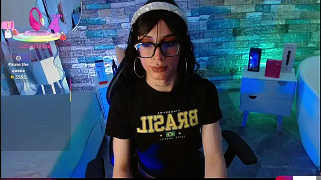 Snapshot of boyfox_tay chatting on October 5, 2025, 4:14 am boyfox tay online show from October 5, 2025, 4:14 am