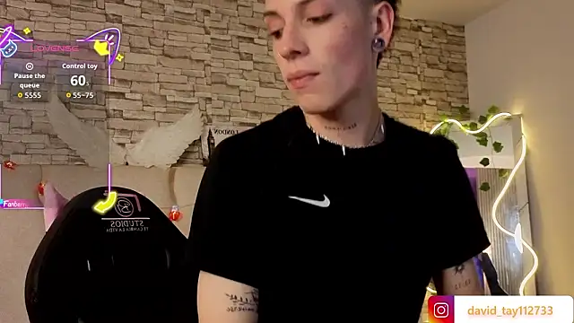 boyfox tay online show from February 9, 2026, 7:23 pm