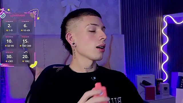 boyfox tay online show from February 21, 2026, 7:27 pm