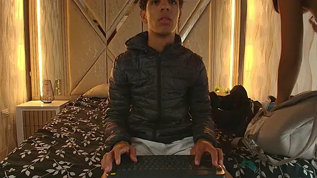 Hotcouple 222 online show from February 15, 2026, 7:20 am