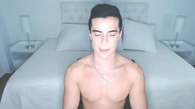 mr hunterx online show from April 15, 2026, 1:44 am