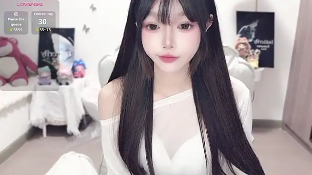 Snapshot of -EEBABY chatting on October 28, 2025, 1:10 pm -EEBABY online show from October 28, 2025, 1:10 pm