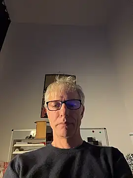 SexyLeon8 online show from January 9, 2026, 3:08 pm