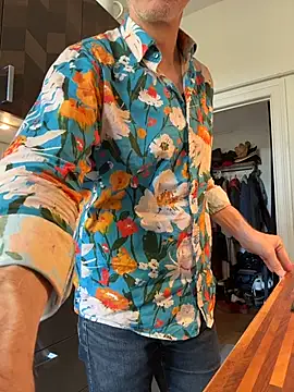 SexyLeon8 online show from April 17, 2026, 7:44 am