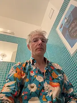 SexyLeon8 online show from April 15, 2026, 7:18 pm