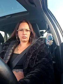 littleladyshelly online show from November 17, 2025, 9:24 am