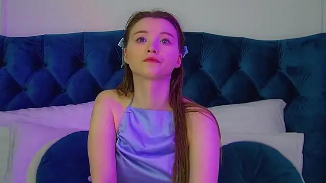 Snapshot of KeiraAsti chatting on February 3, 2026, 6:24 pm KeiraAsti online show from February 3, 2026, 6:24 pm