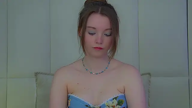 Snapshot of KeiraAsti chatting on March 1, 2026, 6:46 am KeiraAsti online show from March 1, 2026, 6:46 am