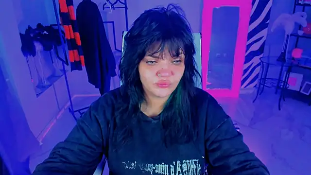 MaryHarrys online show from September 30, 2025, 8:37 pm