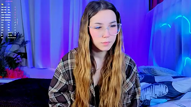 -CindyLou online show from December 5, 2025, 5:06 am