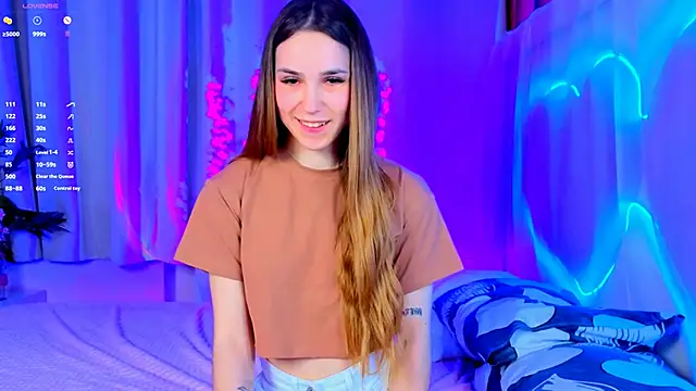 -CindyLou online show from September 25, 2025, 8:26 pm