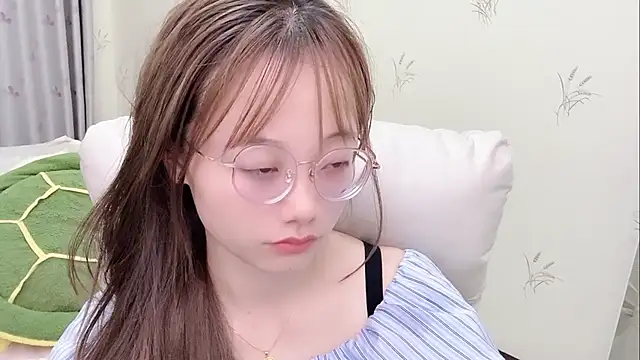 puppy-999 online show from May 2, 2026, 2:33 pm