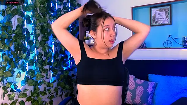 Snapshot of camila_lewis chatting on October 9, 2025, 12:33 am camila lewis online show from October 9, 2025, 12:33 am