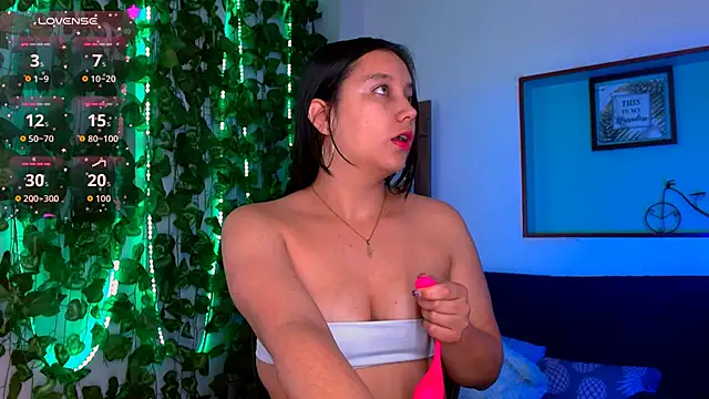 Snapshot of camila_lewis chatting on October 20, 2025, 10:54 pm camila lewis online show from October 20, 2025, 10:54 pm