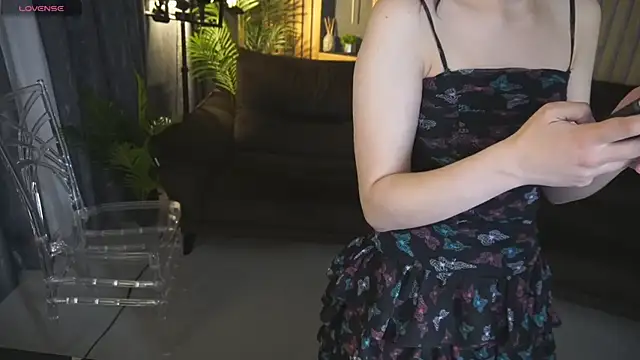 LiviaShy online show from April 15, 2026, 7:40 pm