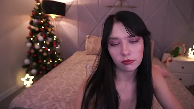 LiviaShy online show from December 14, 2025, 1:39 pm