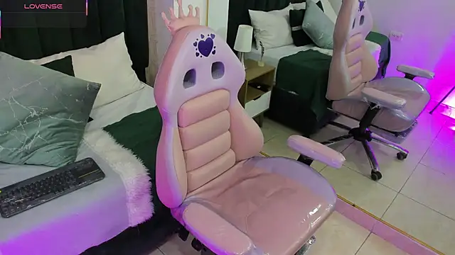 Becca Grims online show from September 13, 2025, 3:28 am