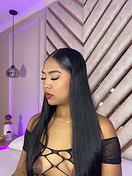 Mia Roset online show from October 4, 2025, 11:56 am