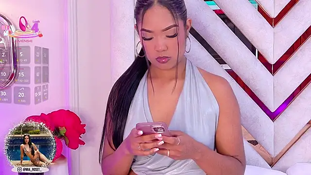 Mia Roset online show from October 24, 2025, 1:43 pm