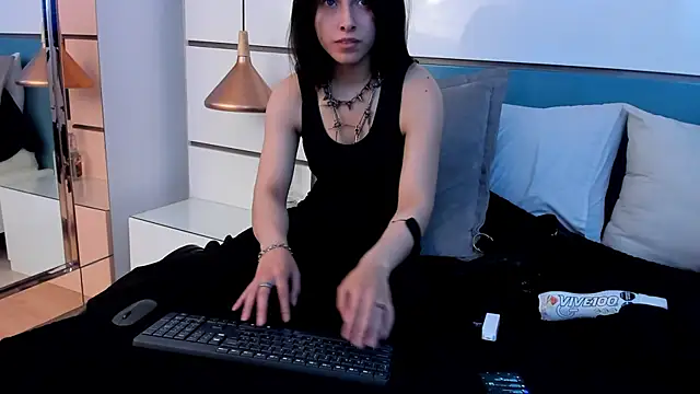 Ashkoreh online show from December 4, 2025, 9:47 pm