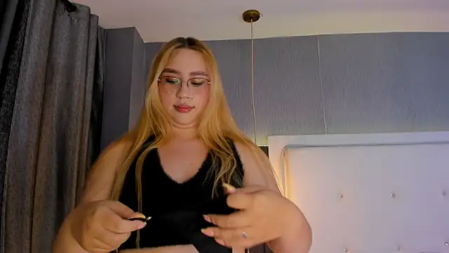 Snapshot of ximenanoah chatting on September 22, 2025, 1:39 pm ximenanoah online show from September 22, 2025, 1:39 pm