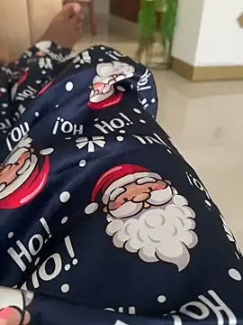 Snapshot of Fabulosa03 chatting on October 24, 2025, 8:30 pm Fabulosa03 online show from October 24, 2025, 8:30 pm