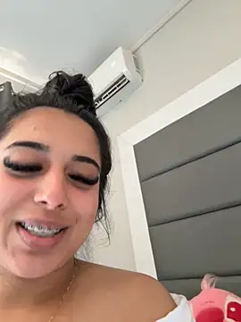 LilMisIndianx online show from February 11, 2026, 10:37 am