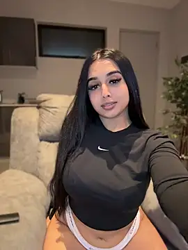 LilMisIndianx online show from June 4, 2026, 2:44 pm