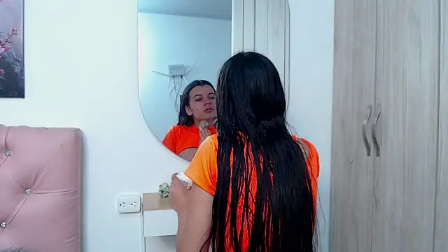 pinky f00x online show from December 20, 2025, 7:17 pm