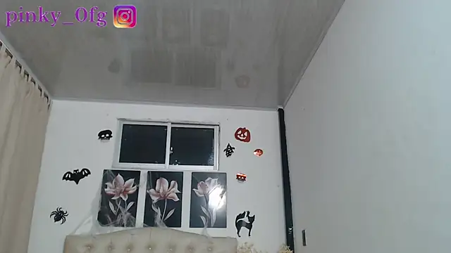 pinky f00x online show from October 11, 2025, 12:11 am