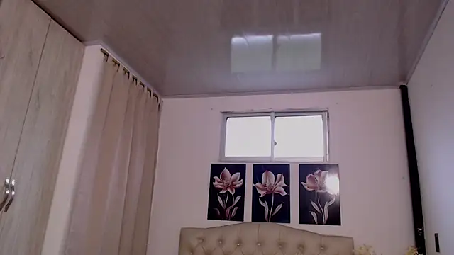 pinky f00x online show from September 28, 2025, 7:32 pm