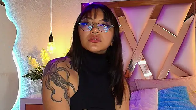 Victoria Thompson1 online show from September 18, 2025, 10:24 pm